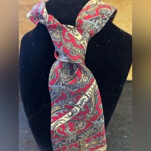 Burberrys of London Men’s 100% Silk Designer Tie ~ Office Meetings Semiformal